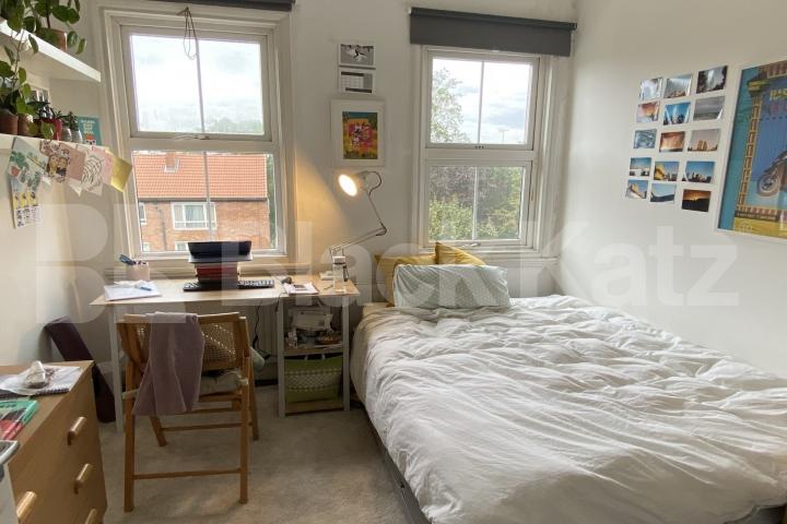 Arranged over four floors, two bathrooms and neutral decor   Wandsworth Road, Clapham